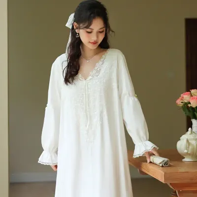 LONG-SLEEVED NIGHTDRESS